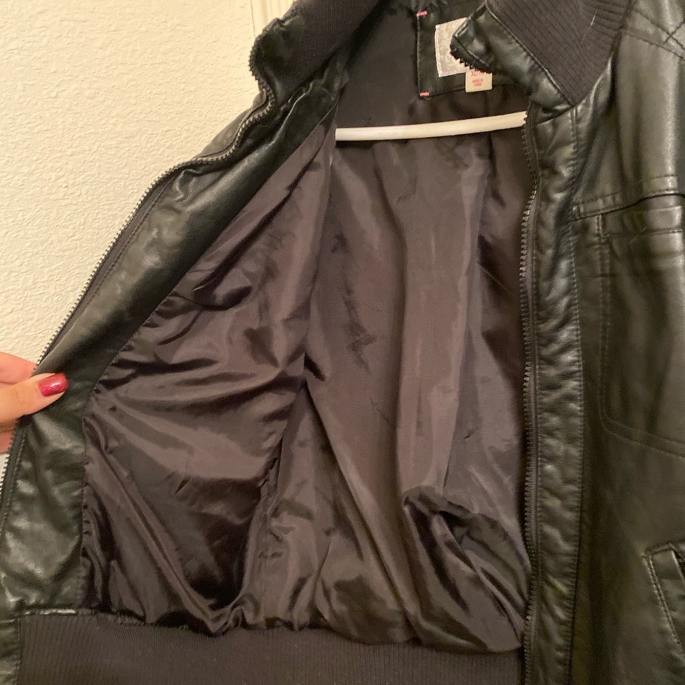 Leather Jacket - Picture 7 of 7